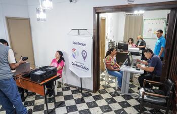 Funcionarios del Registro Electoral San Roque de Capital fueron denunciados por opositores ante el TSJE. (Foto Gent)