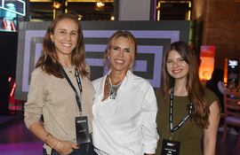 Rosario Giavedoni, Selene Rojas y Mica Beleni.