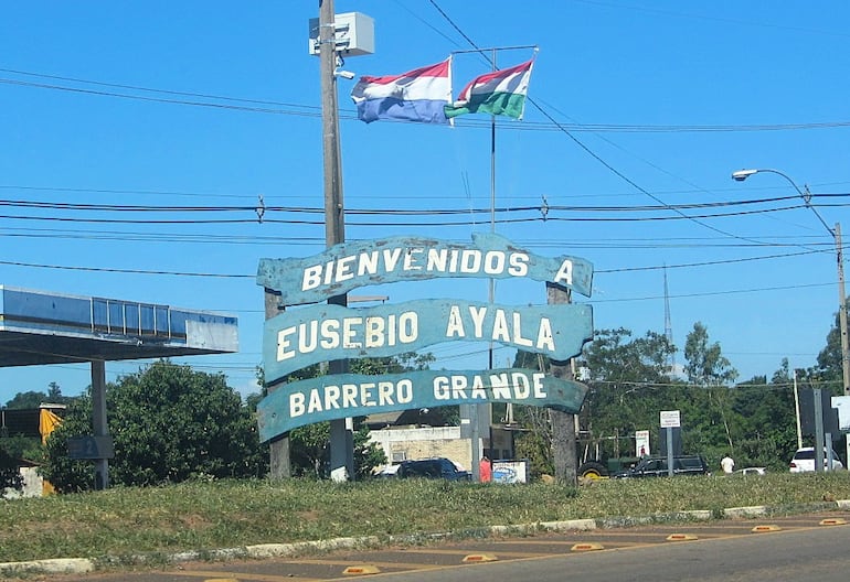 Acceso principal a la ciudad de Eusebio Ayala