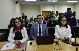Fiscalía representada por Patricia Sánchez, Luz Guerrero y Christian Benítez.