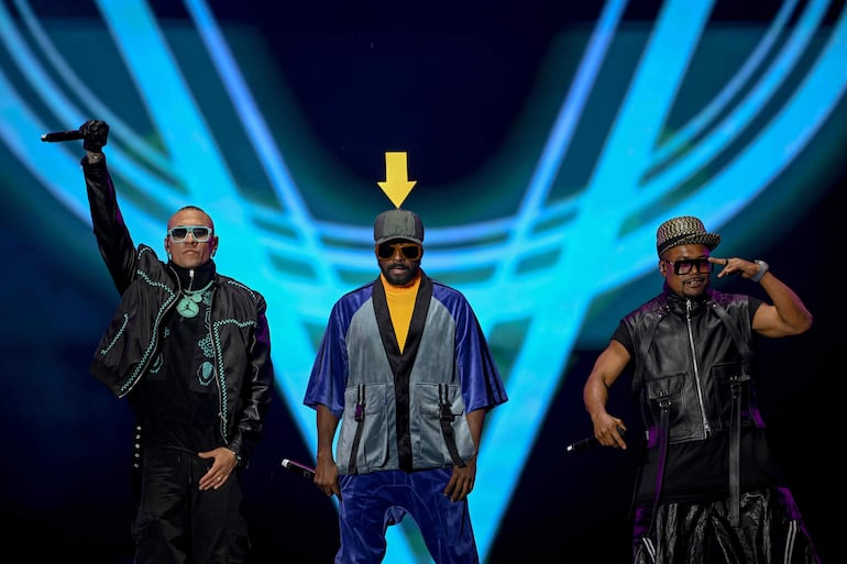 Taboo, will.i.am, and apl.de.ap, integrantes de Black Eyed Peas.