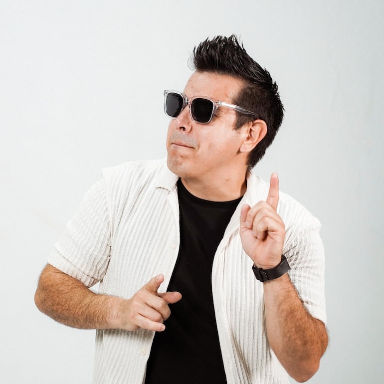 El requintista Roscer Díaz llegará con todo su grupo al anfiteatro iteño.