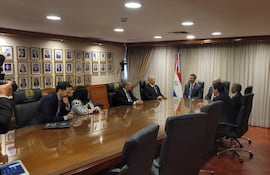 reunión, Santiago Peña, ministros de Corte