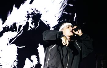 Trueno cerró la jornada musical con una propuesta poderosa.