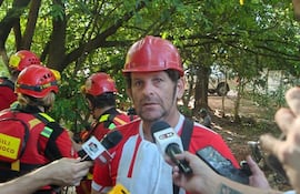 Reinaldo Suárez, padre de Tobías, el niño de 12 años desaparecido tras ser arrastrado por un raudal en San Lorenzo.
