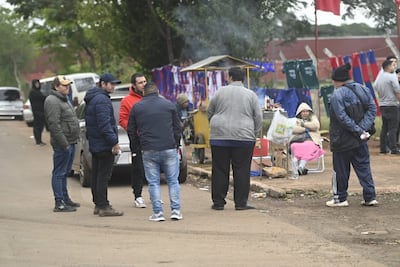 Los hinchas comienzan a llegar al estadio de Ciudad del Este