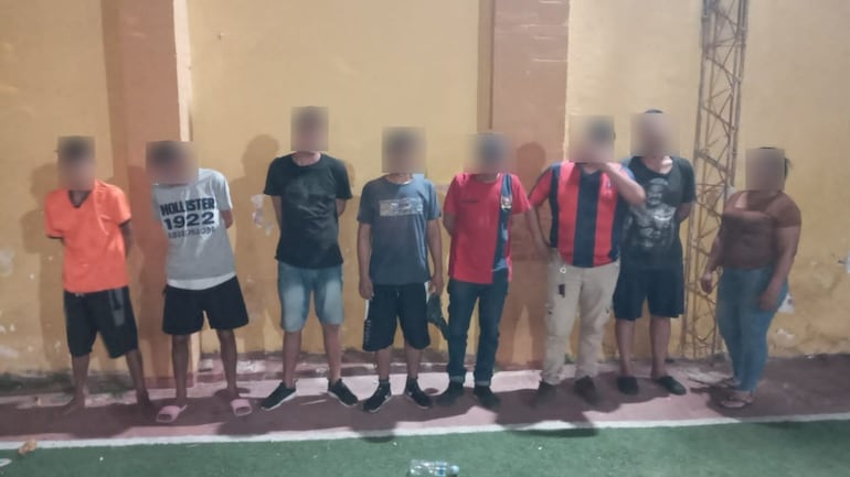 Personas detenidas tras el encuentro en el estadio de Cero Porteño.