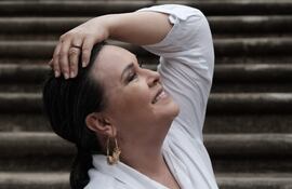 Lizza Bogado se encuentra presentando "Laboratorio del álma", su nuevo álbum que ya está disponible en las plataformas digitales.