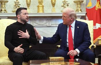 (ARCHIVO) El presidente de Estados Unidos, Donald Trump, y el presidente de Ucrania, Volodymyr Zelensky, se reúnen en la Oficina Oval de la Casa Blanca en Washington, DC, el 28 de febrero de 2025.