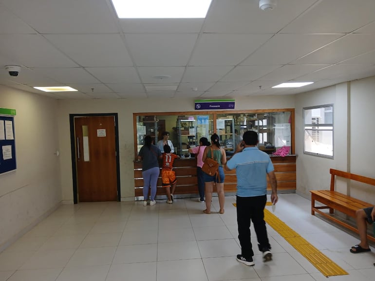 Usuarios del IPS de Villarrica denuncian faltantes de medicamentos y demoras prolongadas para acceder a consultas