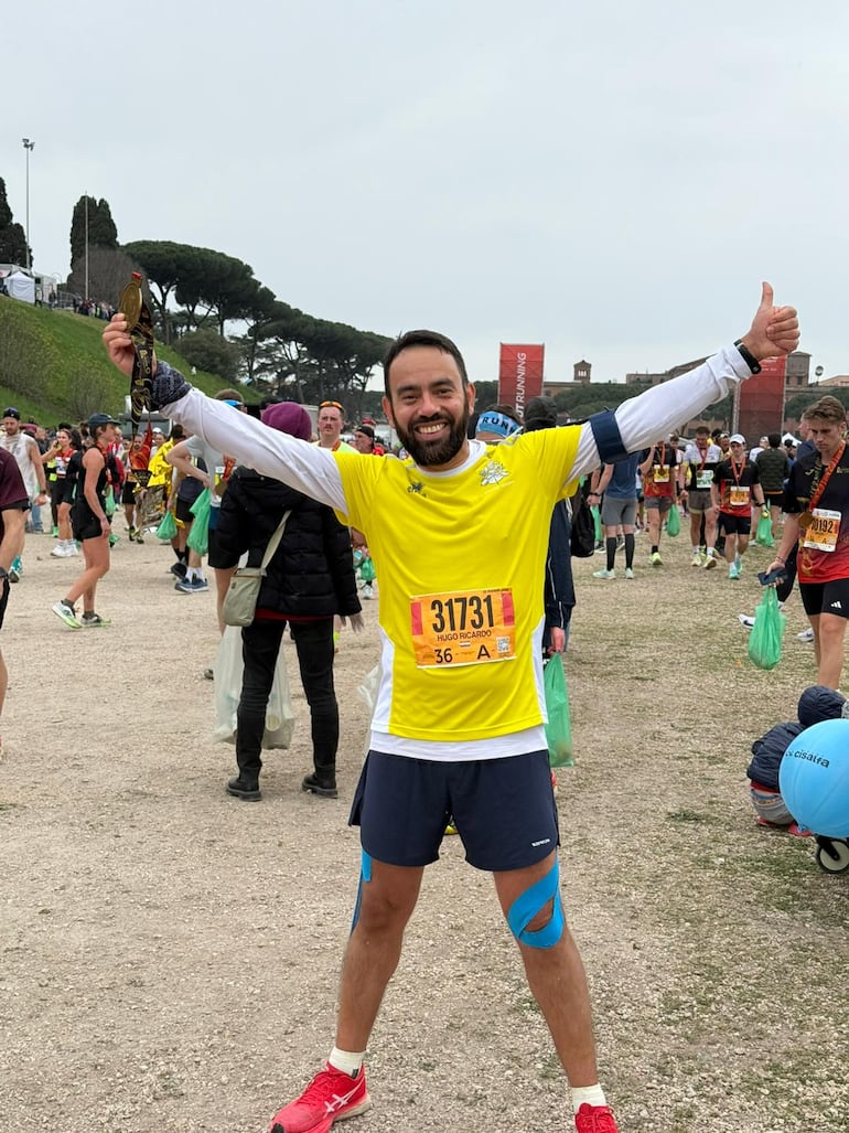 El sacerdote Hugo Sosa, oriundo de Yuty, Caazapá, completó el desafío de los “42K” en la histórica maratón de Roma.