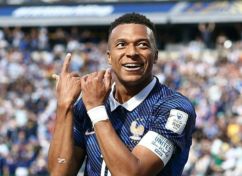 Kylian Mbappé celebra un gol
