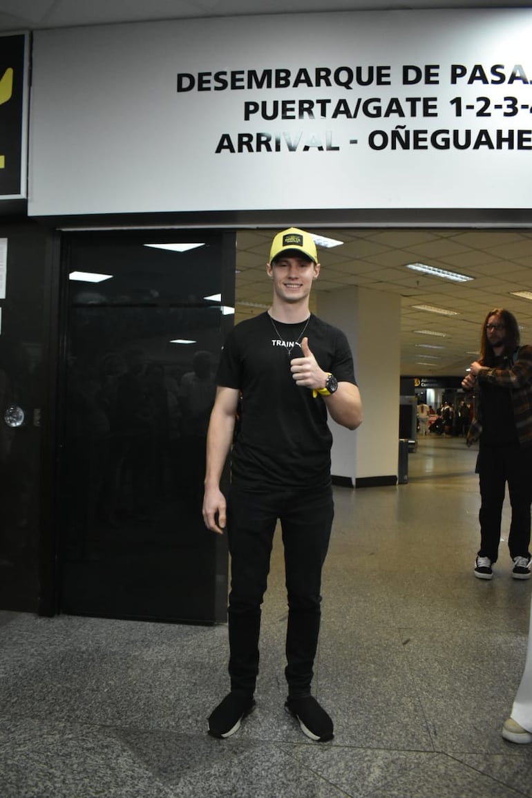 Joshua Duerksen vuelve al país