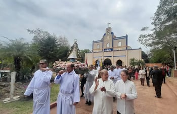 Con profunda fe, Caacupé conmemoró la Natividad de la Virgen María.
