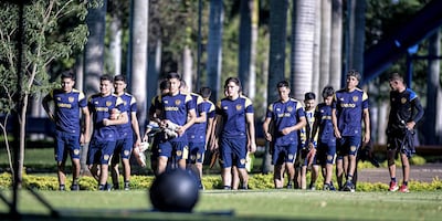 Los "sobrevivientes" del plantel 2025 del Sportivo Luqueño se disponen a iniciar el operativo en el Rakiura Resort.
