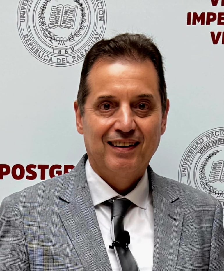 Dr. César Coll Rodríguez, director jurídico de ABC Color.