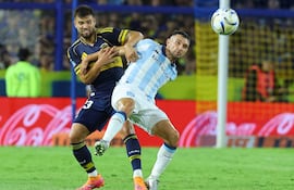 Marcelo Weigandt, en la marca de Adrián Martínez, con pasado en el fútbol paraguayo en Sol de América, Libertad y Cerro Porteño.