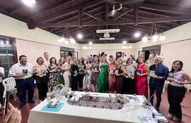 Varios de los autores durante el lanzamiento de "Voces 2025".