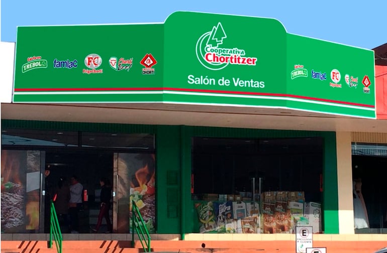 Salón de ventas situado sobre la avenida Bernardino Caballero, en el barrio Obrero de CDE.