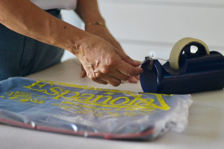 Más que limpiar, Tintorería Española protege memorias: cada pieza tratada es una historia que merece preservarse.