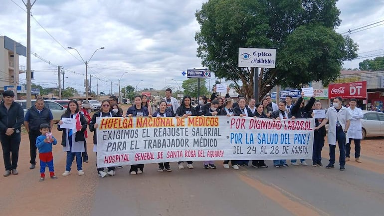 En San Pedro, movilización de trabajadores de blanco incluye bloqueo intermitente de la ruta PY08
