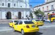 Los taxistas se manifestaron frente a la Catedral Metropolitana.