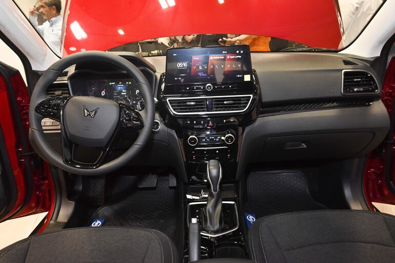 La XUV 3XO incorpora dos pantallas HD de 10,25’’, audio Harman Kardon y un completo paquete de seguridad de serie.