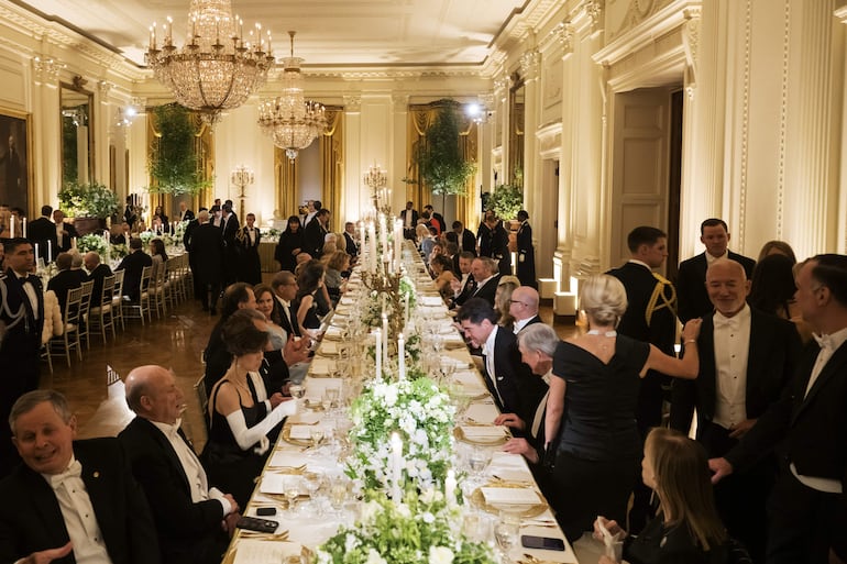 Los invitados a la cena de gala en honor al rey Carlos III, en la Casa Blanca. 