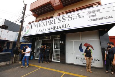 Una de las casas de cambio que fue intervenida en la operación.