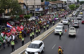 La tradicional marcha campesina arrancó esta mañana y el acto central se concentra en la Plaza de Armas.