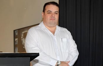 Biblioteca del Congreso recibirá el valioso “Archivo del Deporte Gustavo Köhn”.