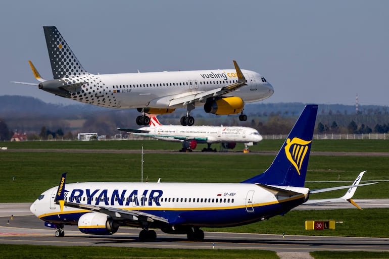 Aviones de Ryanair Boeing 737-8AS. 
