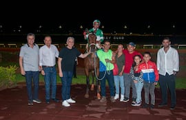 Alcides Coronel ganó el rubro de Jockeys, mientras el JC vuelca su artillería para el domingo.