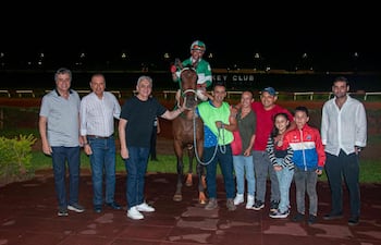 Alcides Coronel ganó el rubro de Jockeys, mientras el JC vuelca su artillería para el domingo.