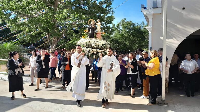 El párroco de la ciudad de San Antonio, presbítero Marcos Fretes, abogó por la unidad de todos los sanantonianos.