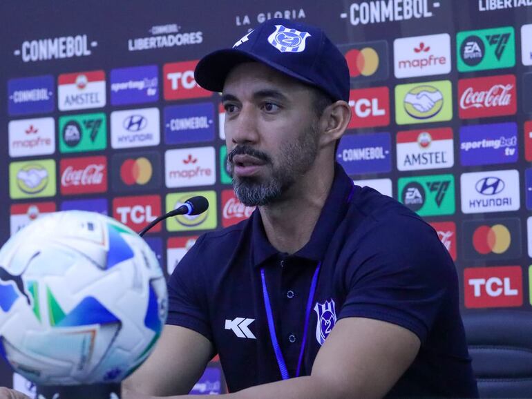 Eduardo Ledesma, entrenador del Sportivo 2 de Mayo.