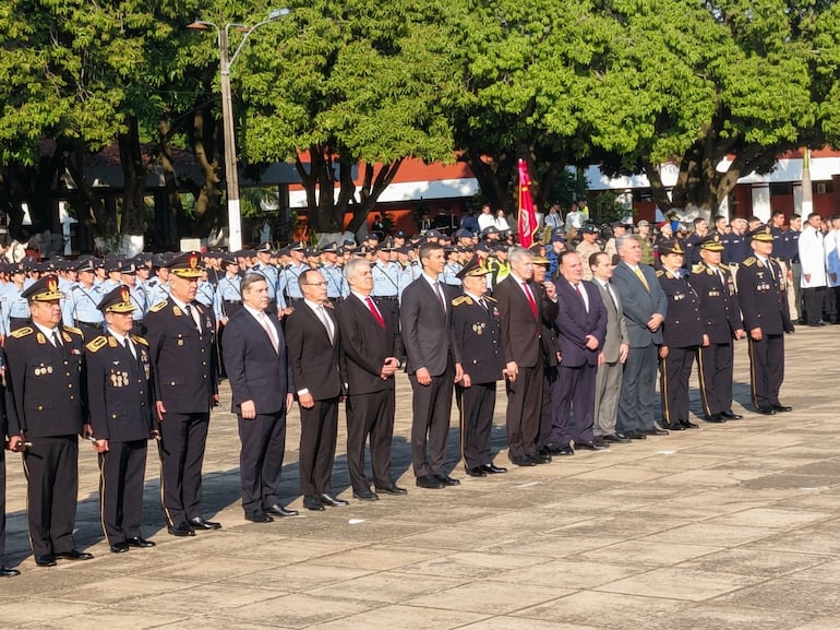 El jefe de Estado rindió un homenaje a los efectivos policiales que perdieron la vida en cumplimiento del deber.