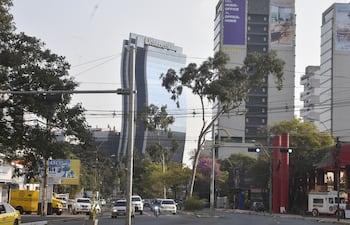 Los países se desarrollan cuando la estrategia del cambio está en bajos impuestos, protección a la propiedad privada, seguridad jurídica, desmonopolización, garantías plenas a la propiedad privada, entre otros.