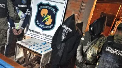 Tres miembros de una familia quedan detenidos sindicados como supuesto microtraficantes.
