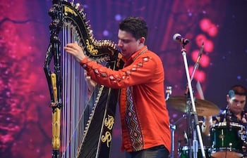 Marcelo Rojas. "El Divo del Arpa".