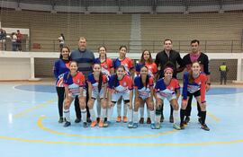 Las chicas de Universidad Central del Paraguay (UCP) también se alzaron con el título de campeón en handbol.