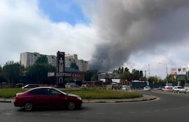 Cientos de drones dirigidos contra Moscú y su región circundante causaron la muerte de al menos dos personas y dañaron una importante refinería durante la última jornada de las elecciones parlamentarias del país.