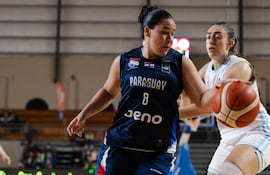 Natalia "Bety" Quevedo fue titular en el partido de este martes contra Argentina. Ganaron las anfitrionas y consiguieron ya el cupo a la AmeriCup 2027.