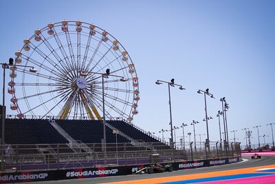 El PHM AIX Racing del paraguayo Joshua Duerksen en la carrera principal de la segunda fecha de la Fórmula 2 en el Circuito de Yeda, en Yeda, Arabia Saudita.