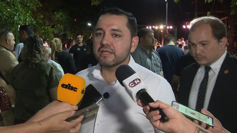 Asunción: Bello insiste en nueva deuda para cubrir compromisos de fin de año