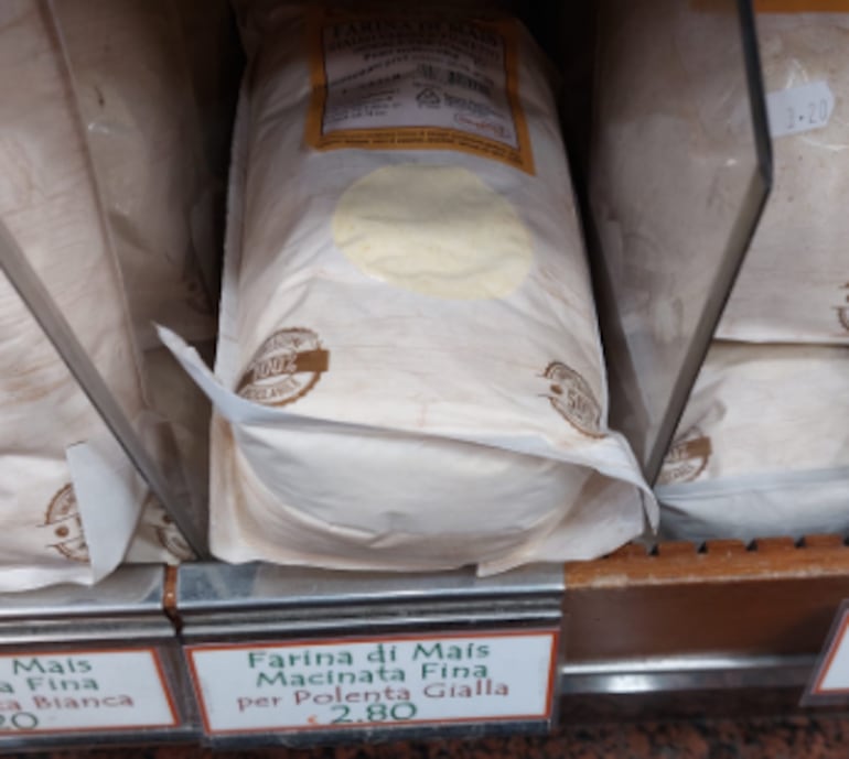 Harina de maíz cuesta 2,80 euros el kilo, en Italia.