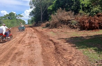 El camino vecinal terminado permite apreciar su extensión y la conexión entre las calles.