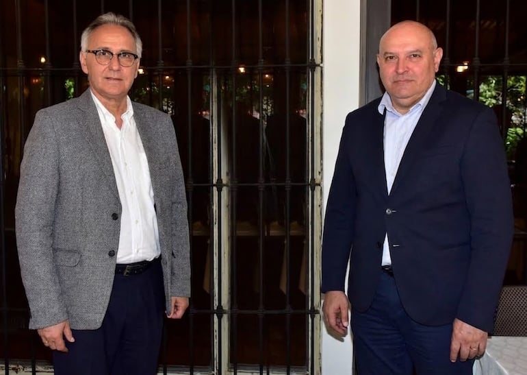 El economista Jorge Schreiner y el exministro de Hacienda, César Barreto.