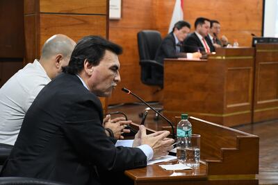 Carlos Pereira, interventor de la Municipalidad de Asunción, en la sesión de la Junta Municipal de Asunción de este mierécoles.