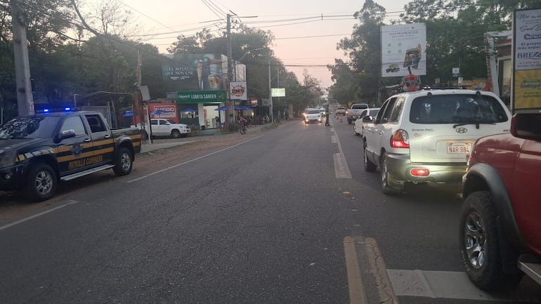 También se registra un importante movimiento vehicular sobre la avenida Guillermo Naumann, en San Bernardino.